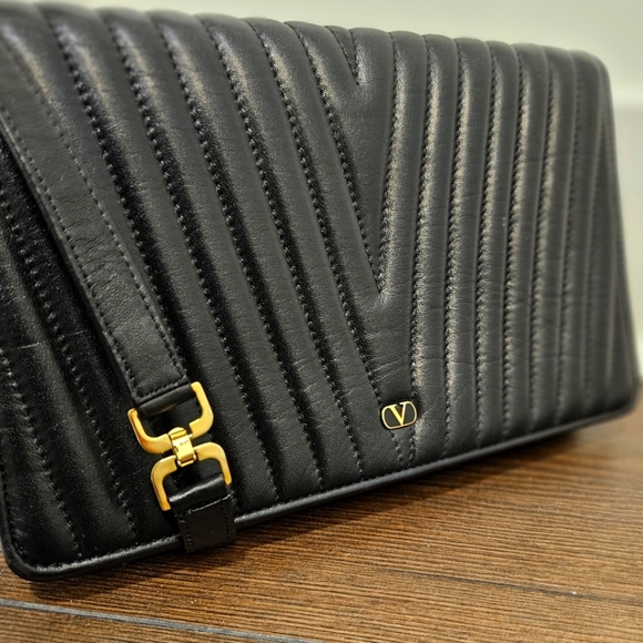 Valentino Garavani Handbags - VINTAGE VALENTINO CLUTCH/SHOULDER BAG w/COA